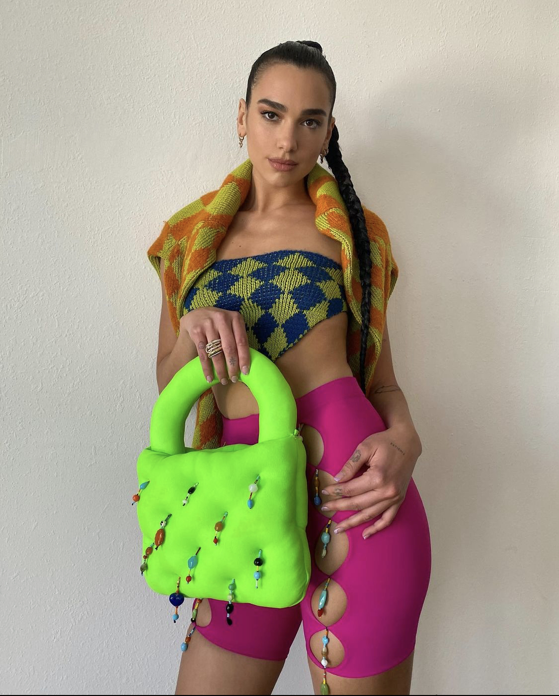 outfit thể thao của Dua Lipa