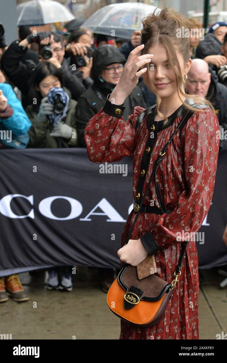outfit thể thao của Ellie Thumann