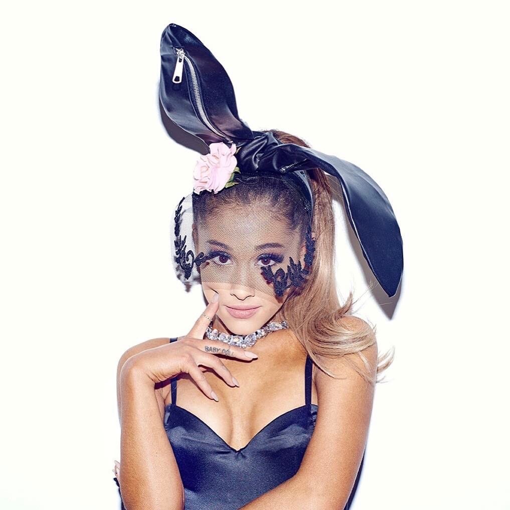 outfit thể thao của Ariana Grande 0018