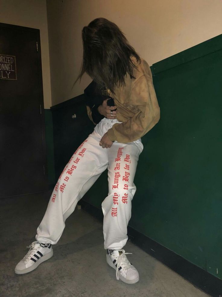 outfit thể thao của Dua Lipa 0034