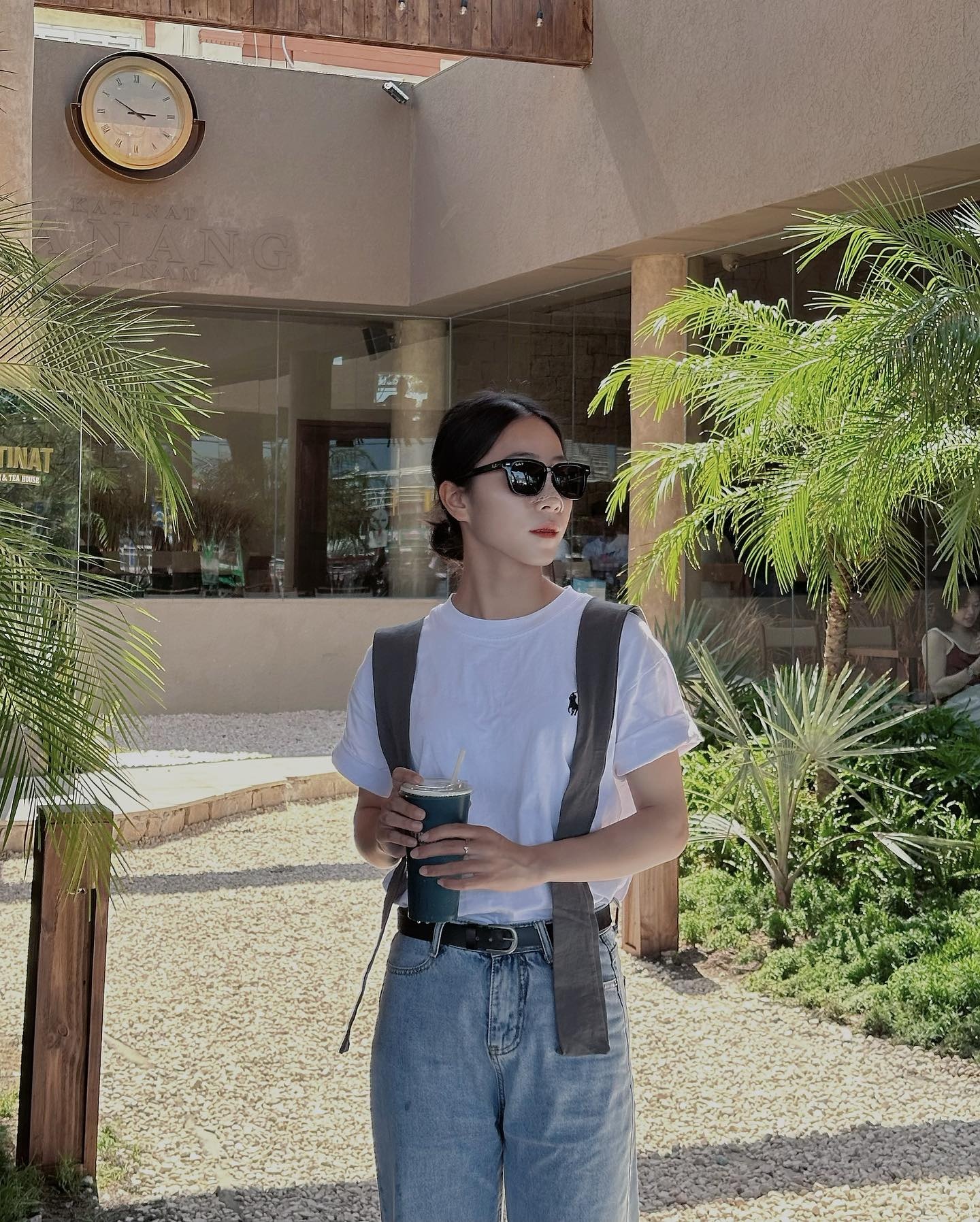 outfit thể thao của Dua Lipa 0046