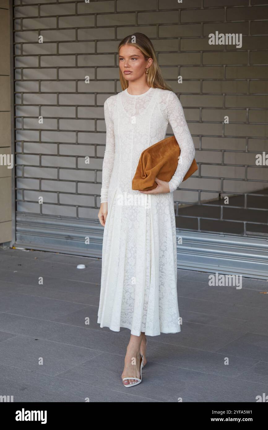 outfit thể thao của Ellie Thumann 0014