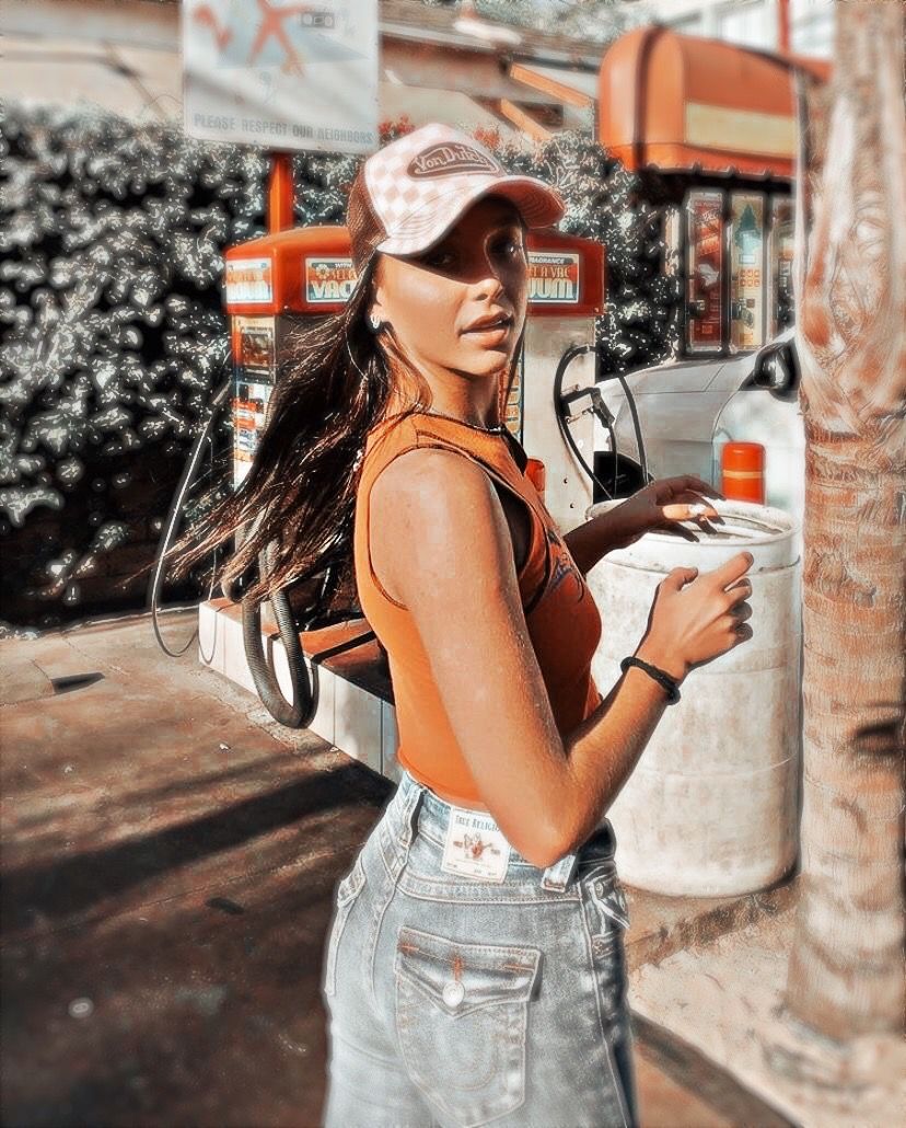 outfit thể thao của Emma Chamberlain 0029