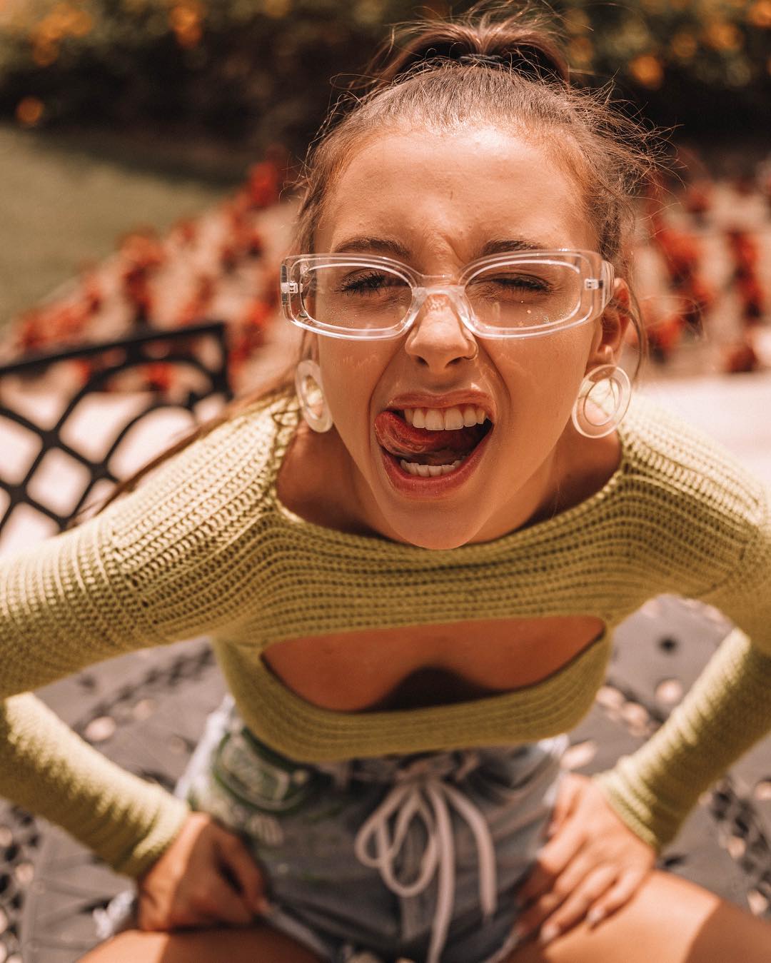 outfit thể thao của Emma Chamberlain 0037