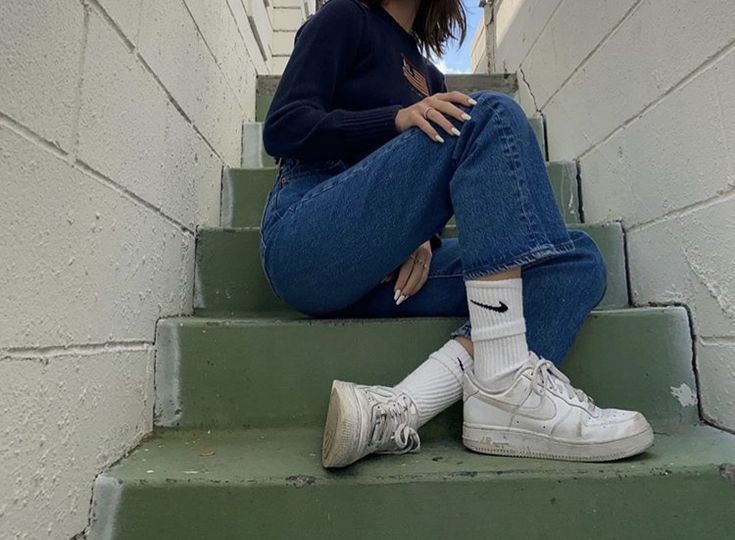 outfit thể thao của Emma Chamberlain 0045
