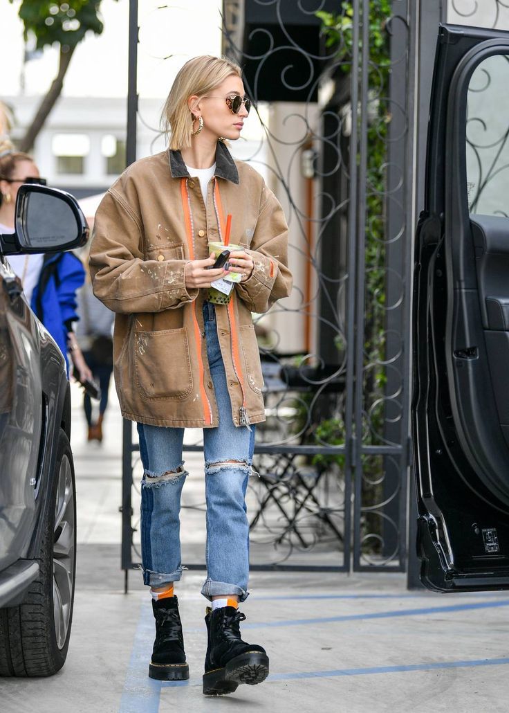 outfit thể thao của Hailey Bieber 0029