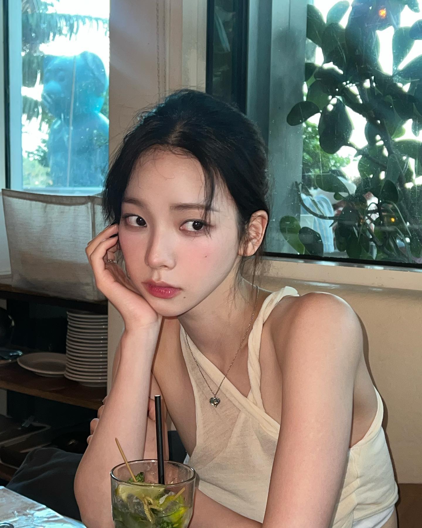 outfit thể thao của Karina Aespa 0043
