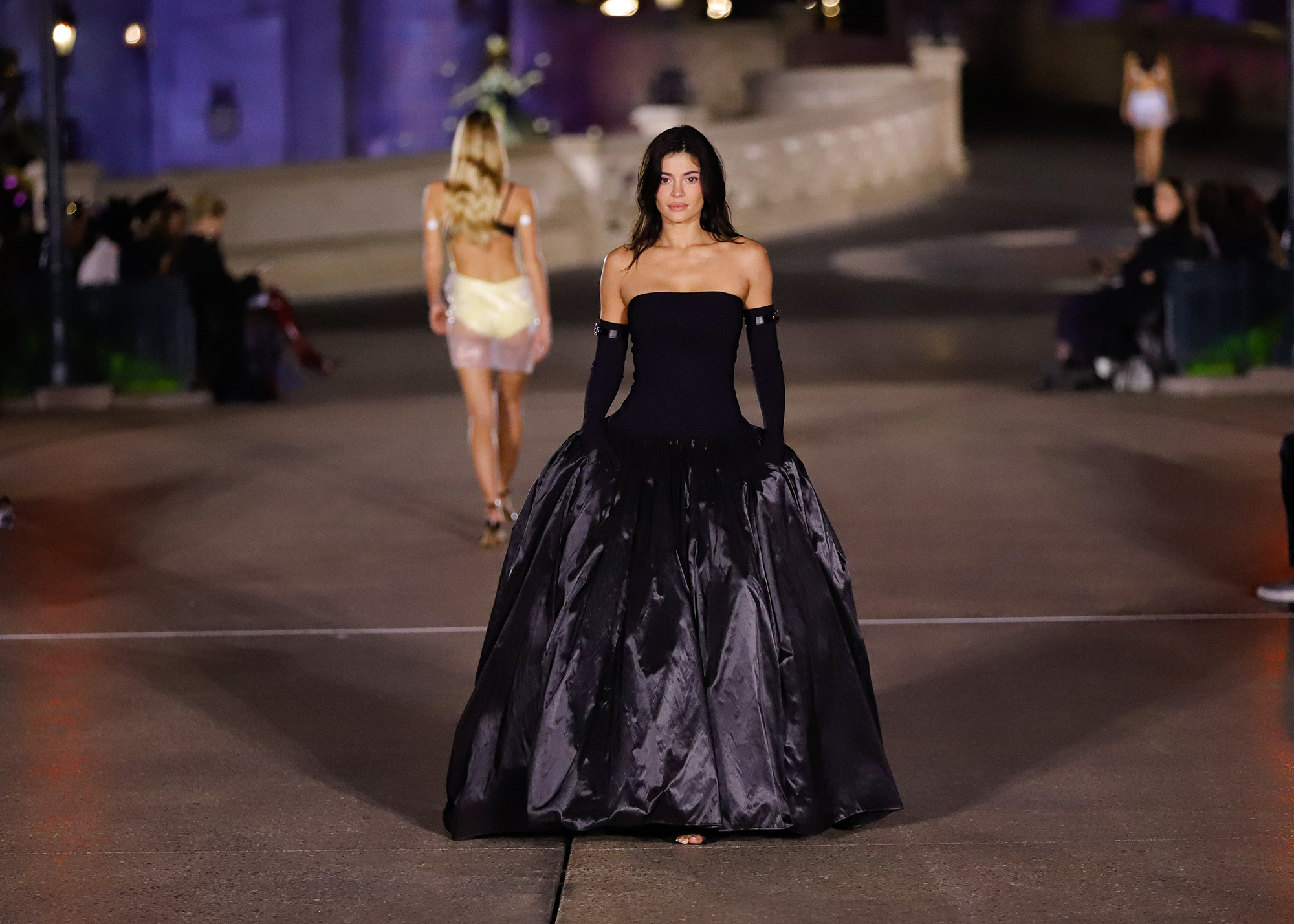 outfit thể thao của Kylie Jenner 0015
