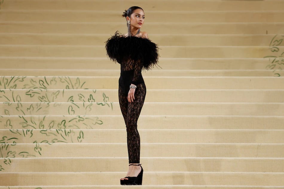 outfit thể thao của Olivia Rodrigo 0025