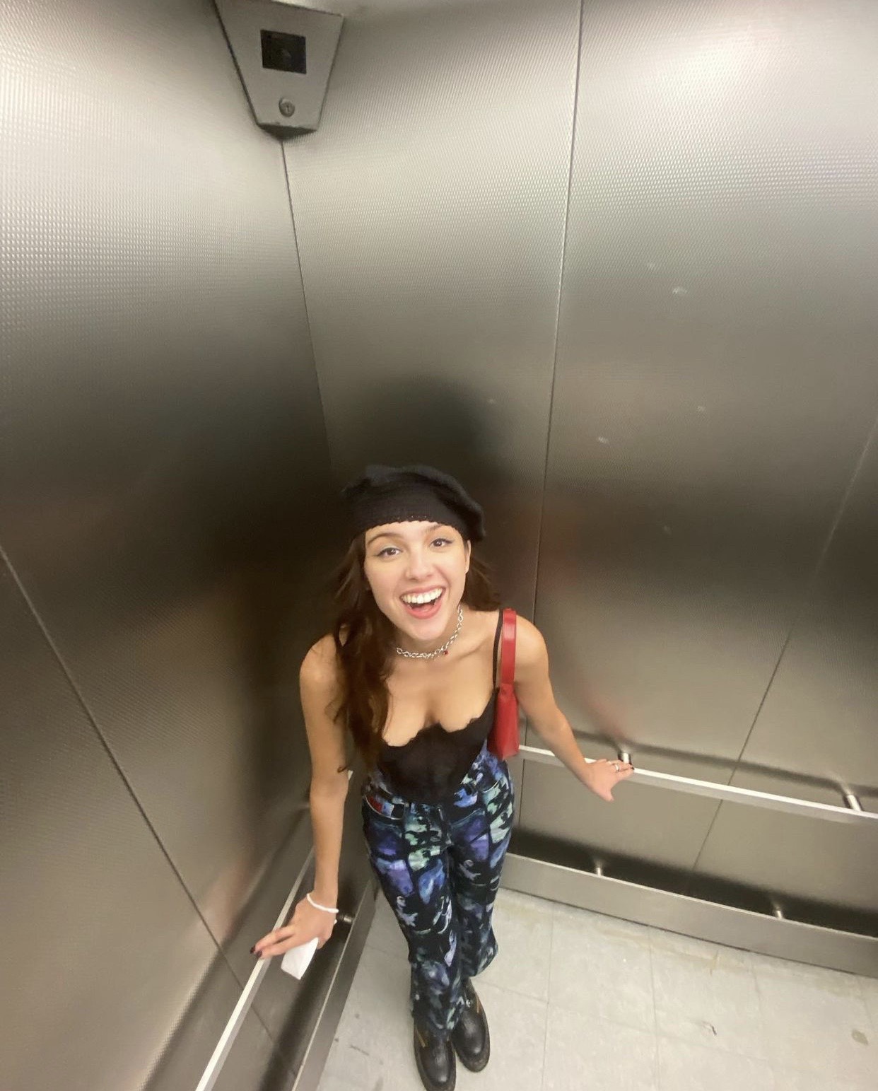 outfit thể thao của Olivia Rodrigo 0037
