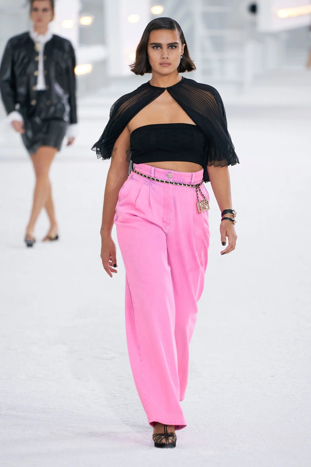 outfit thể thao của Saweetie 0046