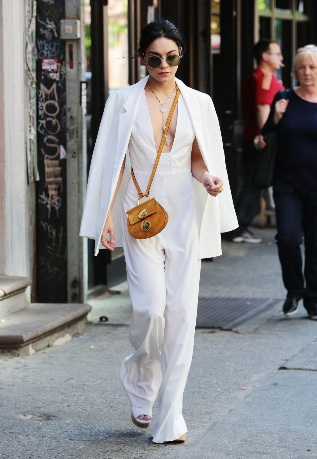 outfit thể thao của Vanessa Hudgens 0010