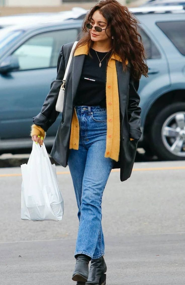 outfit thể thao của Vanessa Hudgens 0018