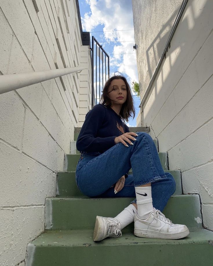 outfit thể thao của Emma Chamberlain