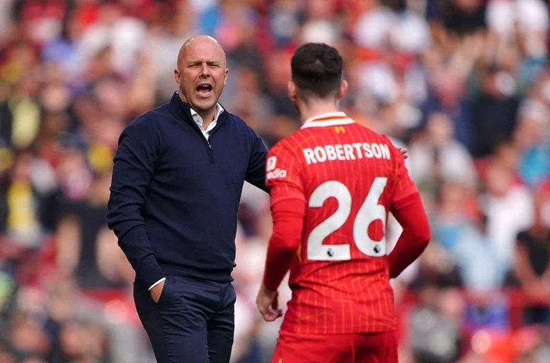 thời trang Andy Robertson