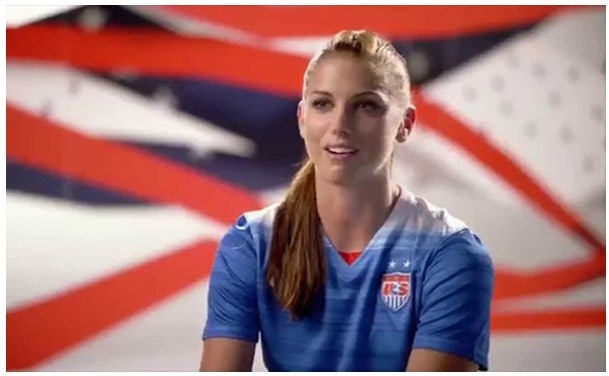 thời trang Alex Morgan 0021