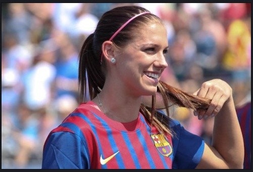thời trang Alex Morgan 0024