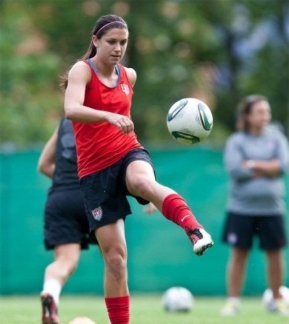 thời trang Alex Morgan 0036