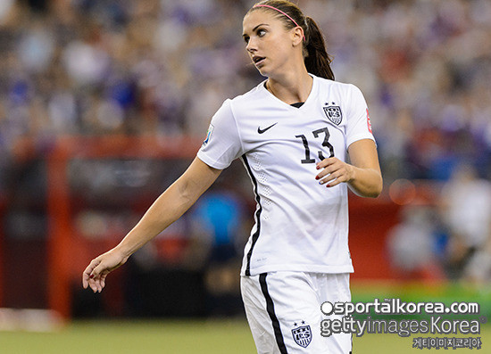 thời trang Alex Morgan 0044