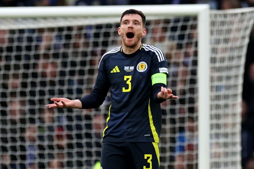 thời trang Andy Robertson 0013