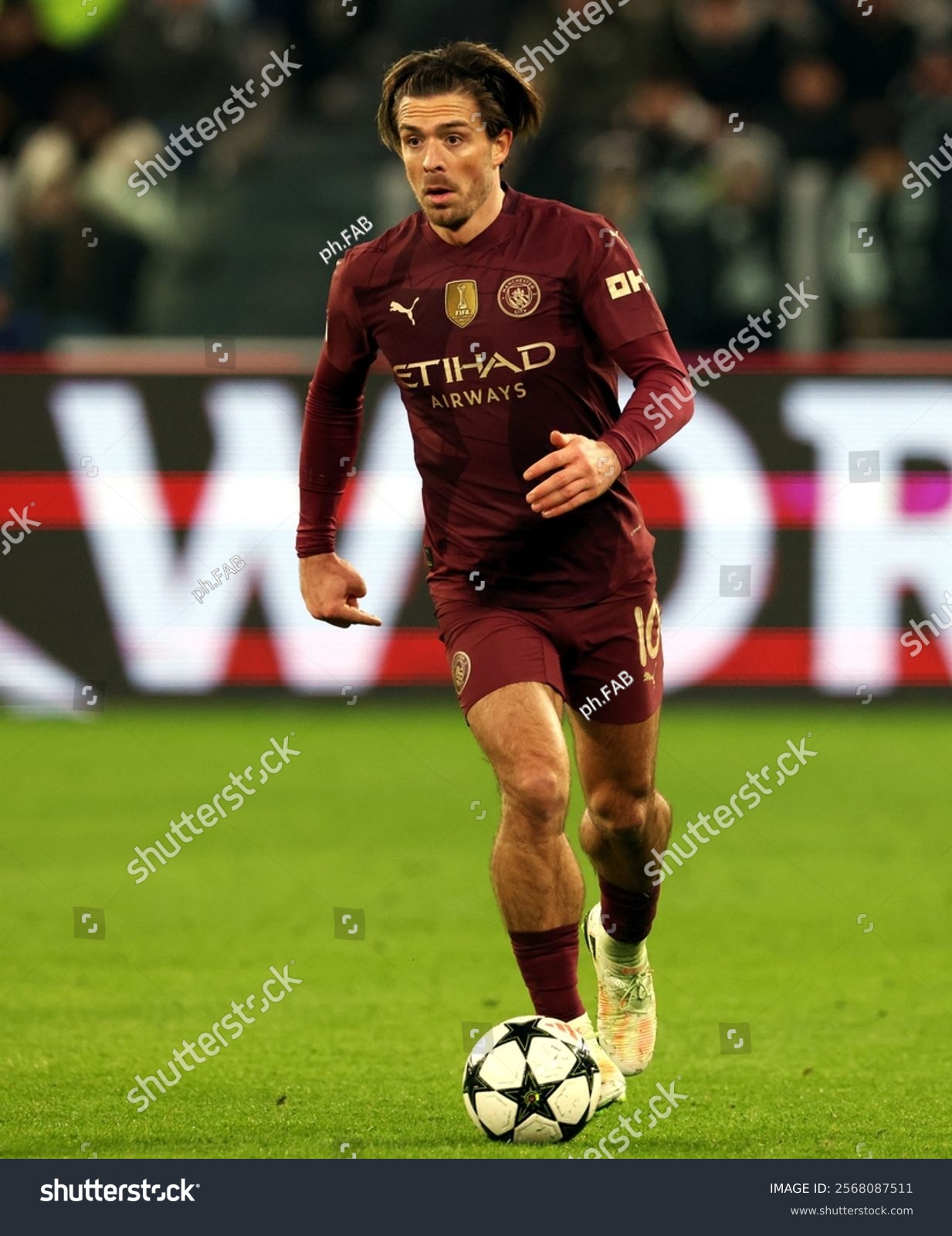 thời trang Jack Grealish 0016