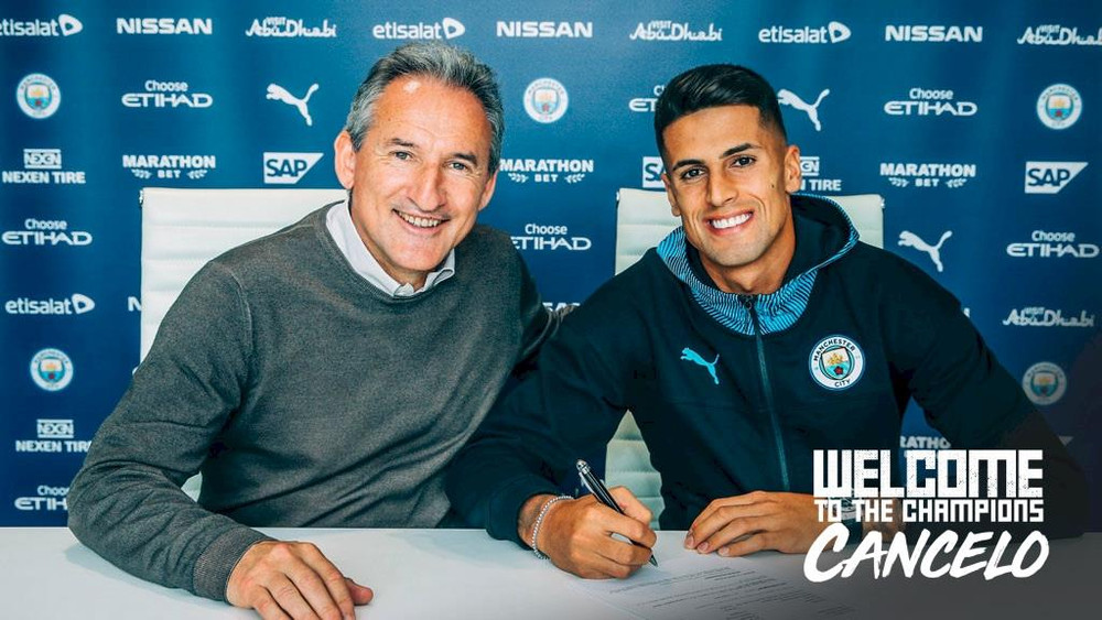 thời trang João Cancelo 0047