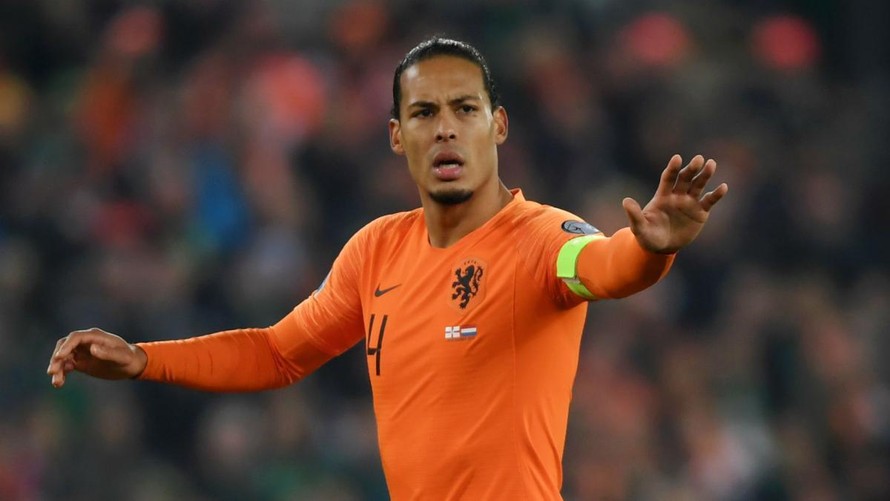 thời trang Virgil van Dijk 0015