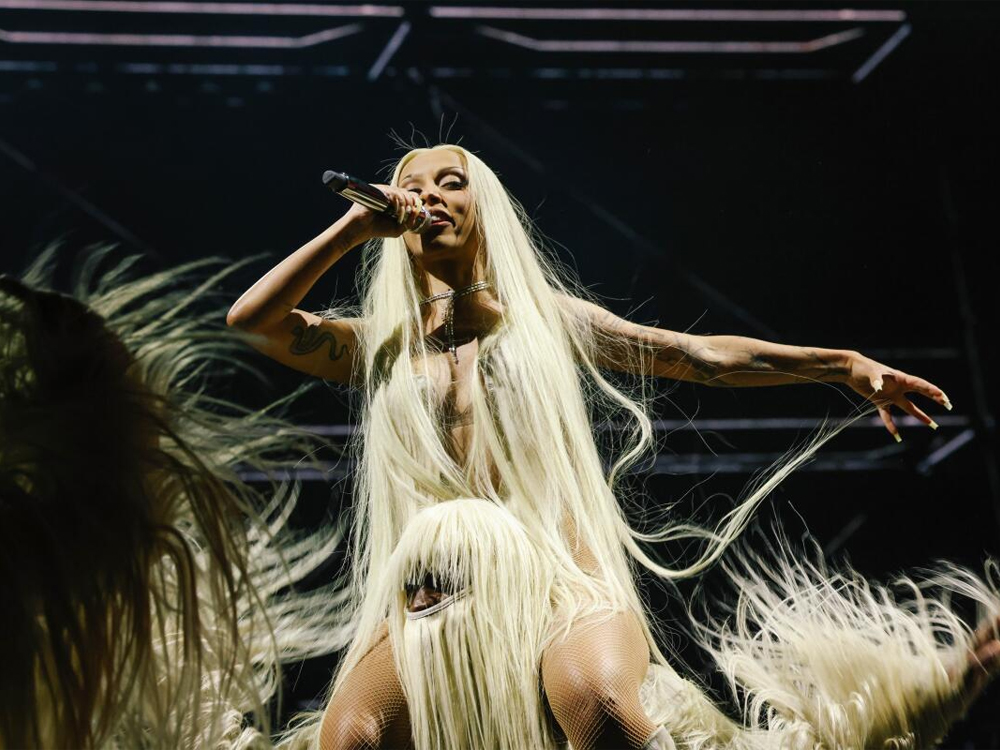 outfit thể thao của Doja Cat