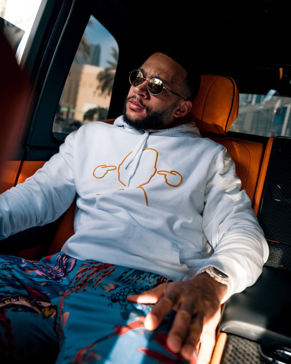thời trang Memphis Depay